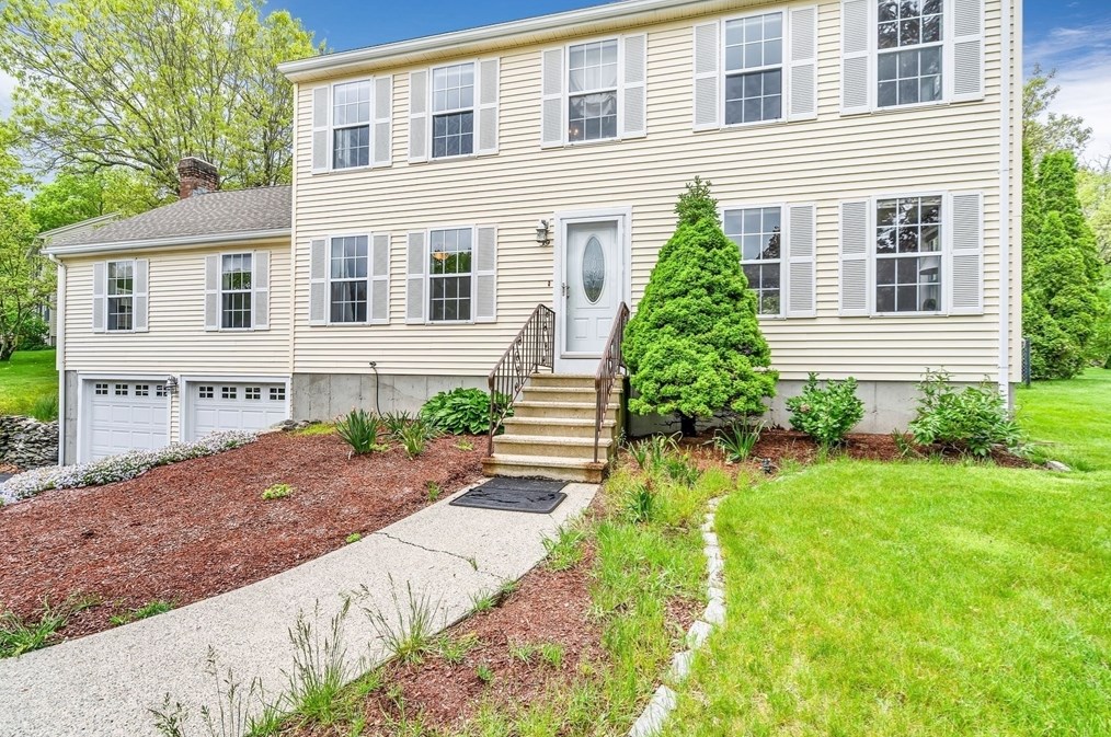 39 Saddlebred Dr, Leominster, MA 01453