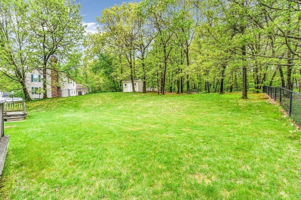 39 Saddlebred Dr, Leominster MA  01453-3494 exterior