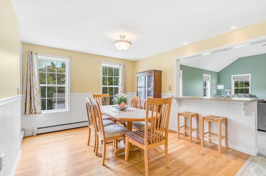 39 Saddlebred Dr, Leominster MA  01453-3494 exterior