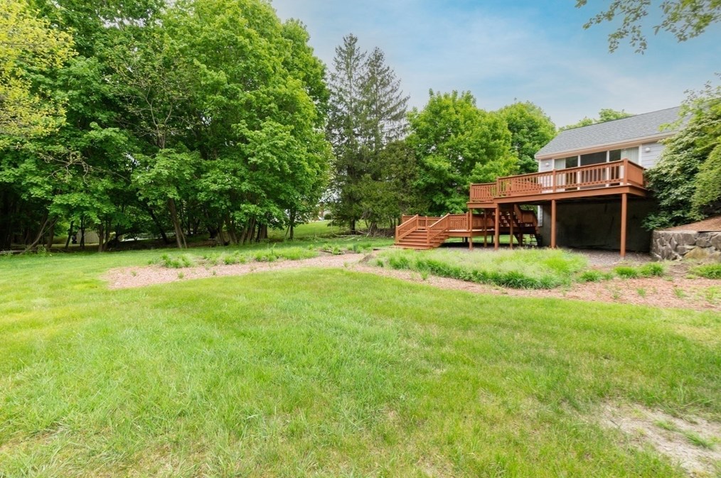 133 Lk St, Peabody MA 01960-3604 exterior