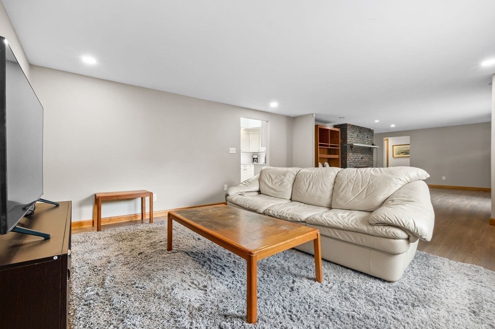 133 Lk St, Peabody MA 01960-3604 exterior