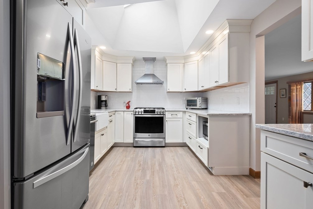 133 Lk St, Peabody MA 01960-3604 exterior