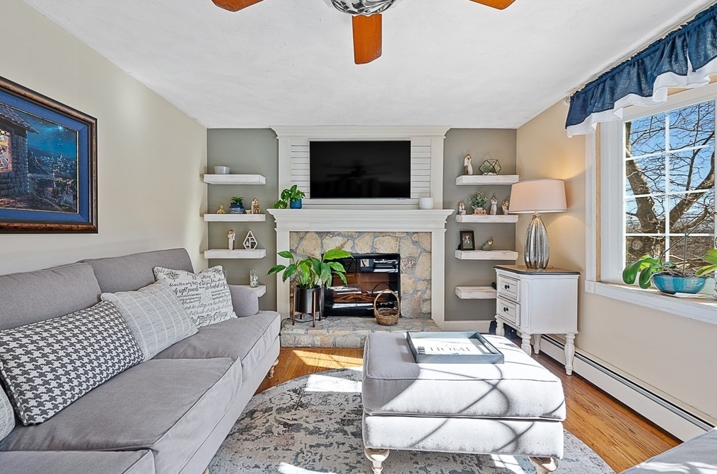 104 Highland Ave, Holden, MA 01520