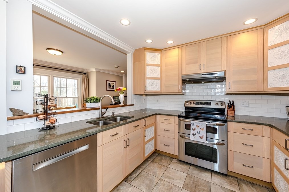 49 Little Turnpike Rd, Shirley, MA 01464-2217