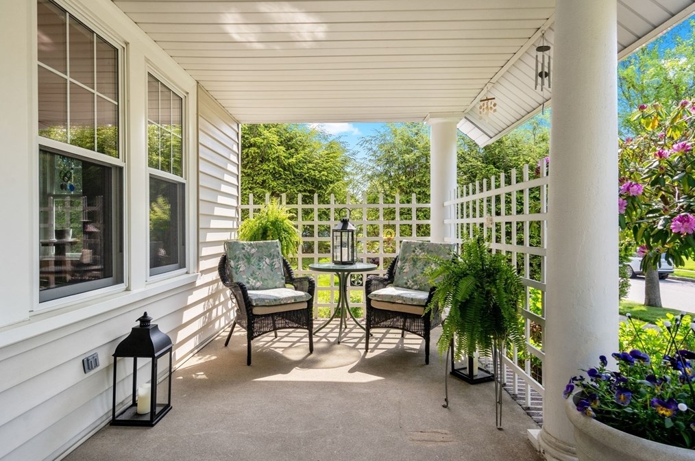 1 Brighton Rd, Worcester MA  01606-2128 exterior