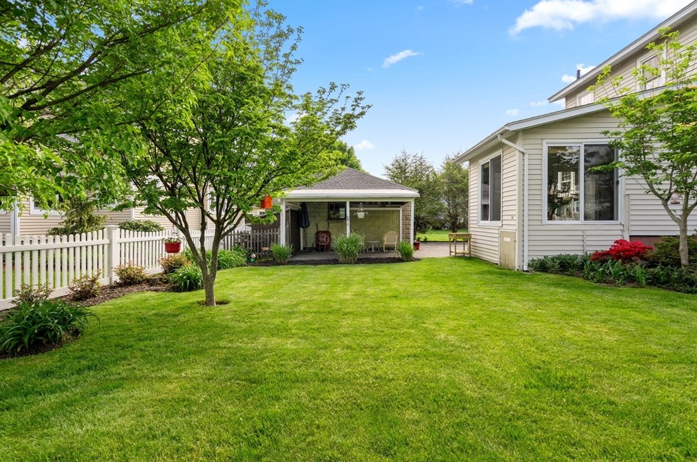 1 Brighton Rd, Worcester MA  01606-2128 exterior