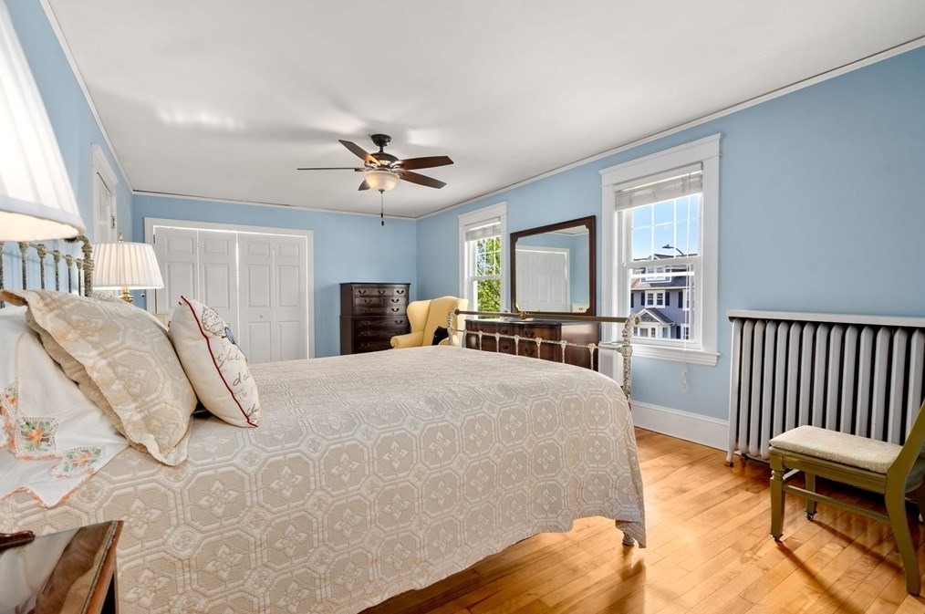 1 Brighton Rd, Worcester MA  01606-2128 exterior