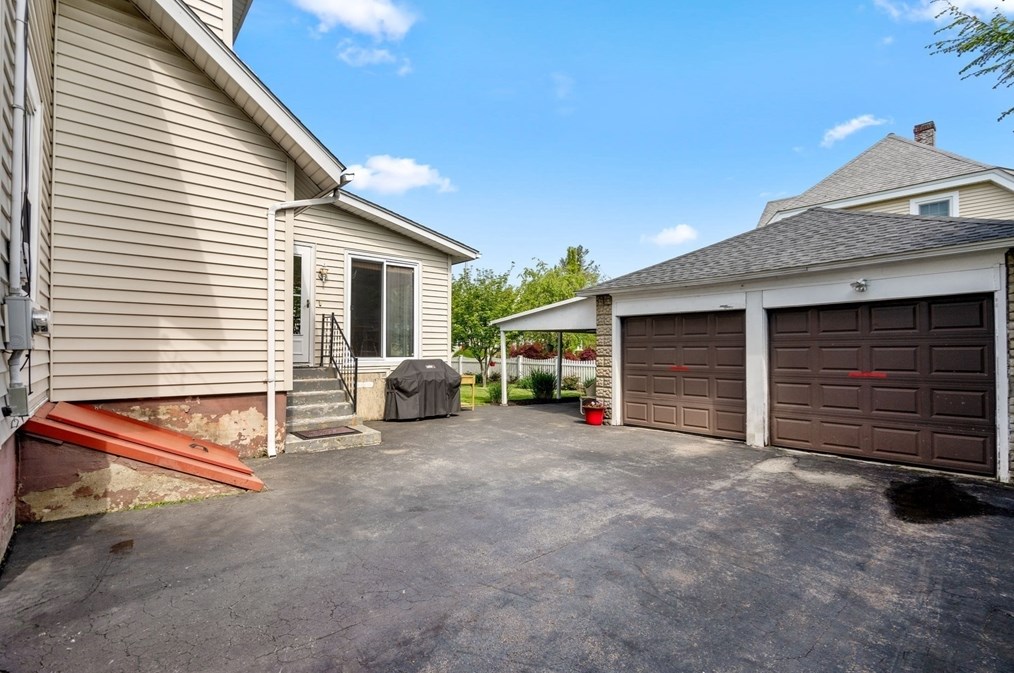 1 Brighton Rd, Worcester MA  01606-2128 exterior