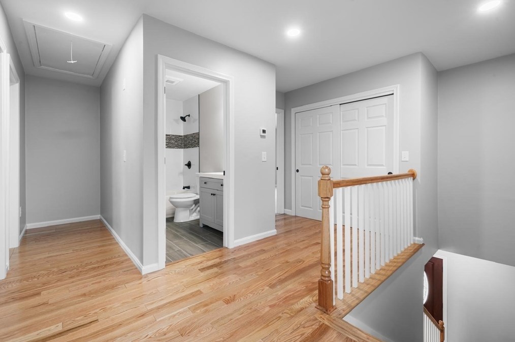 9 Hall St, Webster MA  01570-2330 exterior