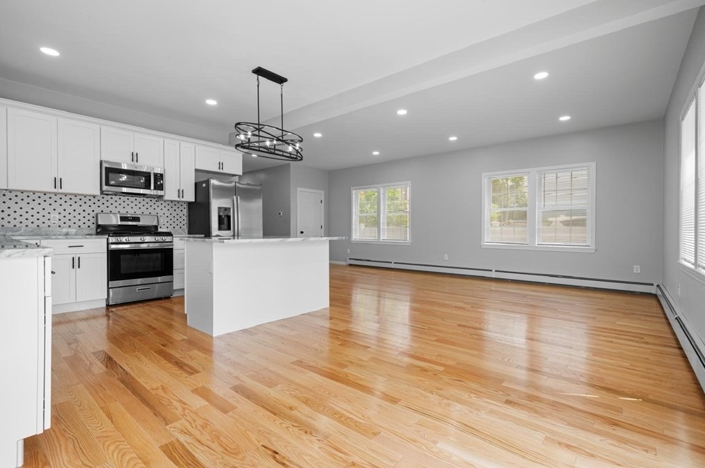 9 Hall St, Webster MA  01570-2330 exterior