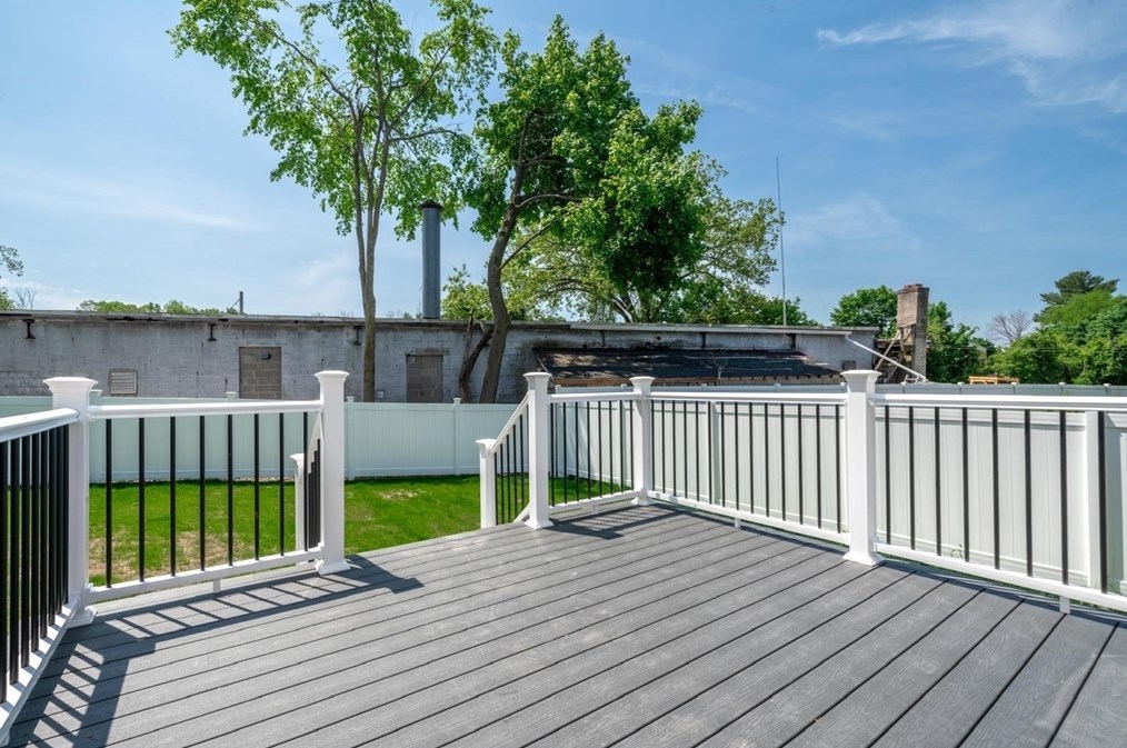 9 Hall St, Webster MA  01570-2330 exterior