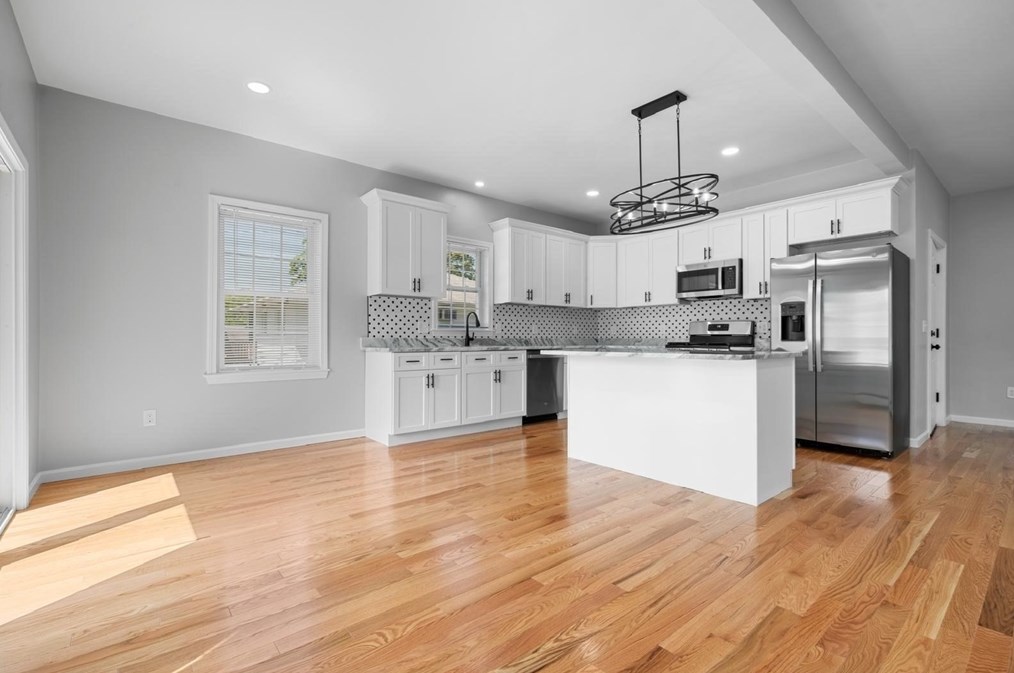 9 Hall St, Webster MA  01570-2330 exterior