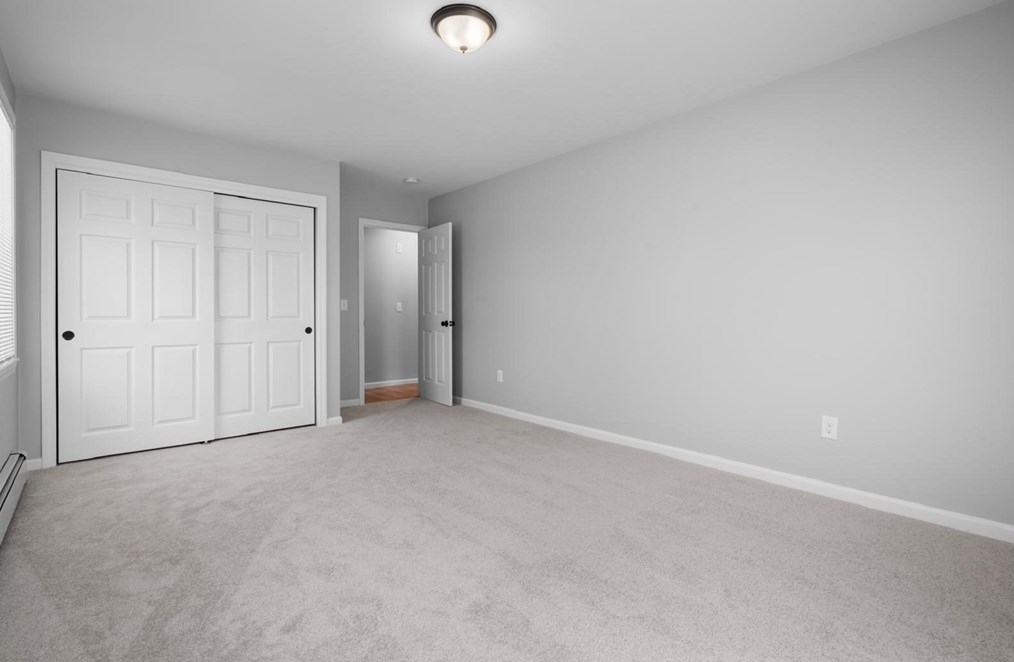 9 Hall St, Webster MA  01570-2330 exterior