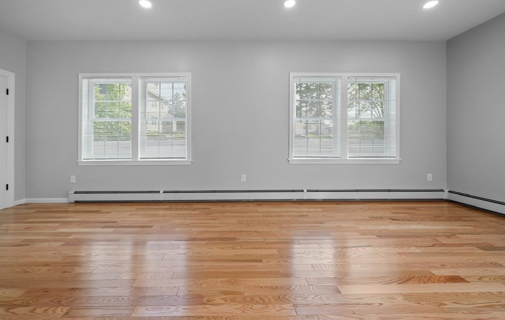 9 Hall St, Webster MA  01570-2330 exterior