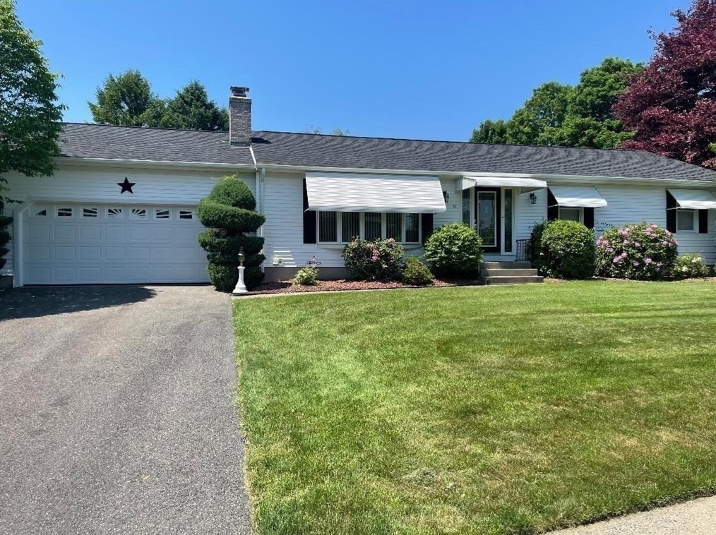 22 Janelle Dr, Agawam, MA 01001
