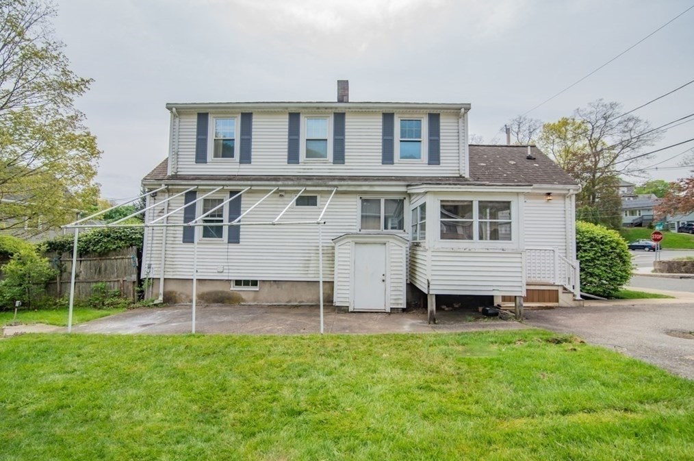 333 Elliott St, Beverly MA 01915-2443 exterior