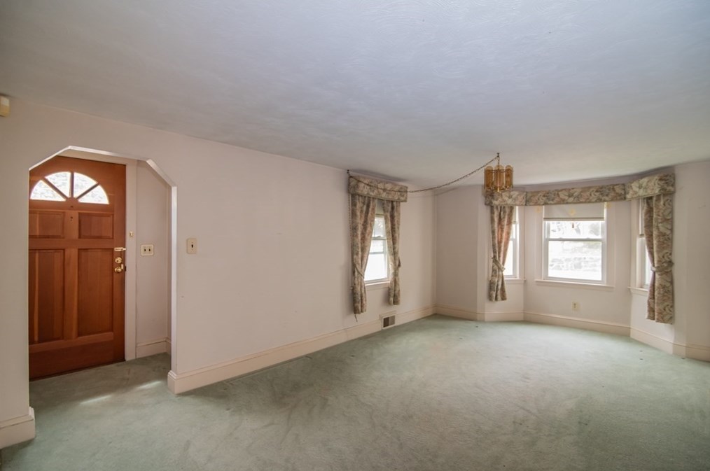 333 Elliott St, Beverly MA 01915-2443 exterior