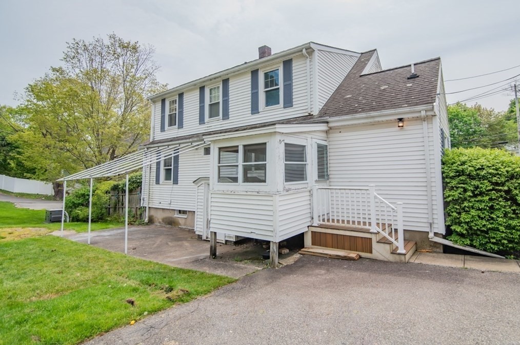 333 Elliott St, Beverly MA 01915-2443 exterior