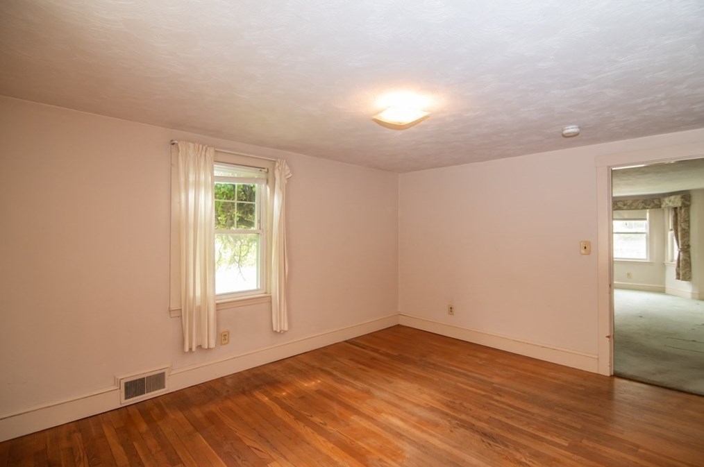 333 Elliott St, Beverly MA 01915-2443 exterior