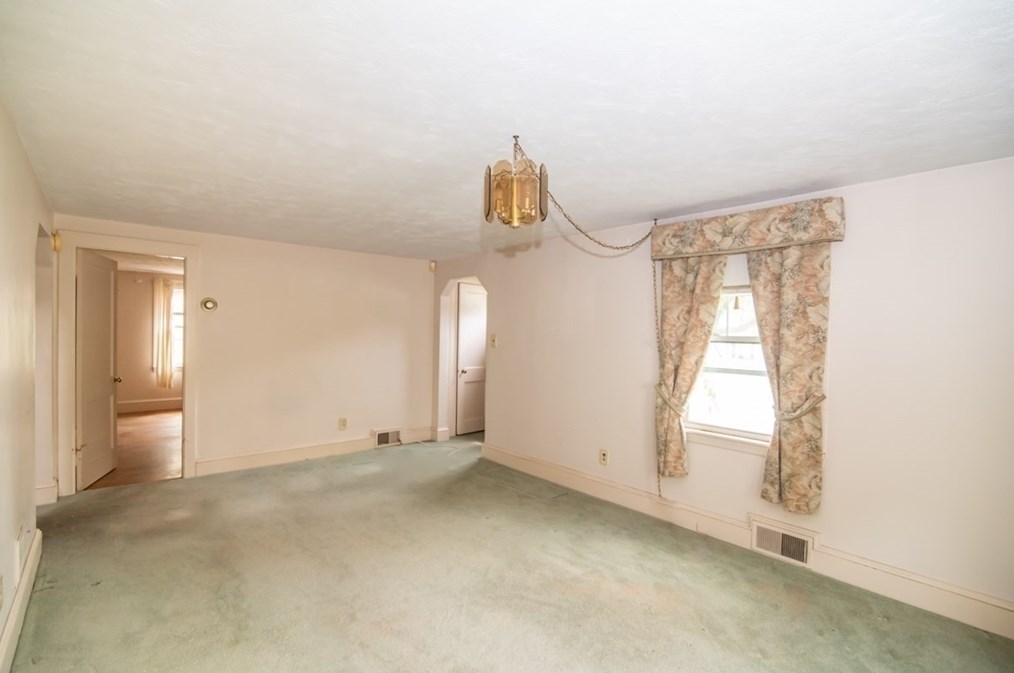 333 Elliott St, Beverly MA 01915-2443 exterior