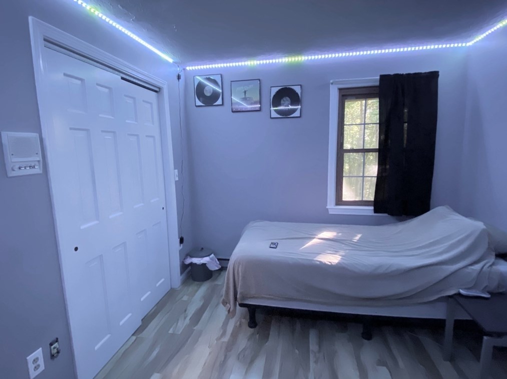 84 Breakneck Rd, Sturbridge MA 01566-1130 exterior