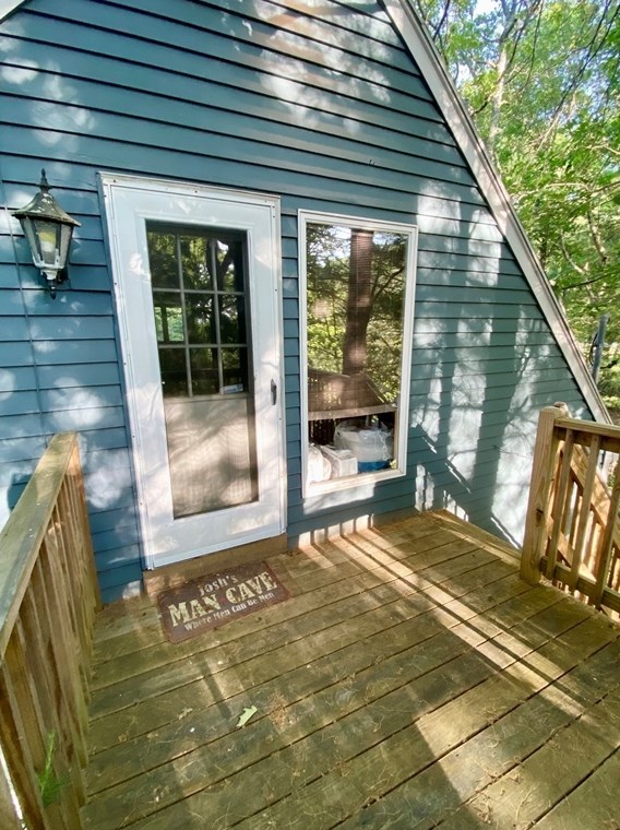 84 Breakneck Rd, Sturbridge MA 01566-1130 exterior