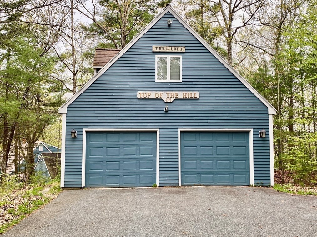 84 Breakneck Rd, Sturbridge MA 01566-1130 exterior