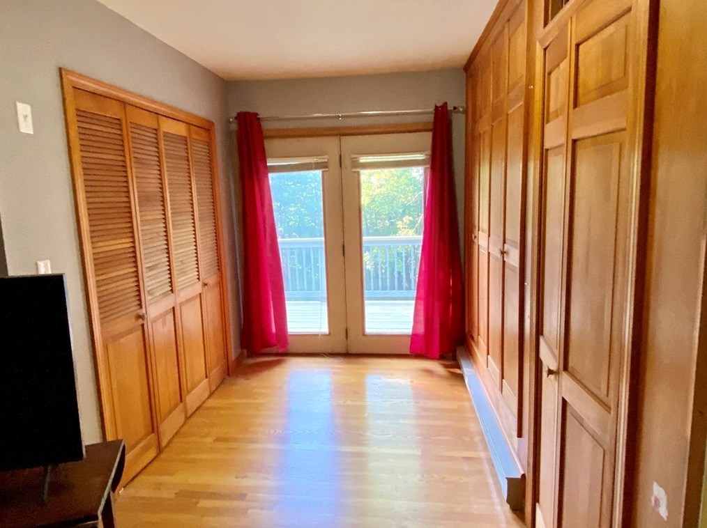 84 Breakneck Rd, Sturbridge MA 01566-1130 exterior