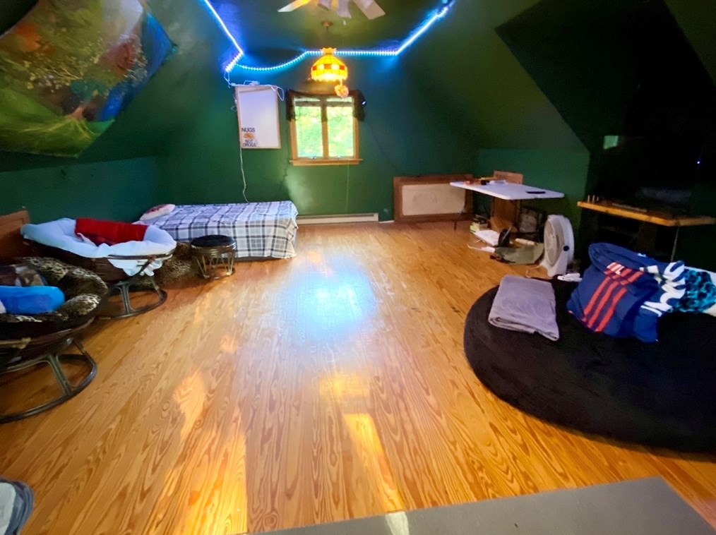 84 Breakneck Rd, Sturbridge MA 01566-1130 exterior