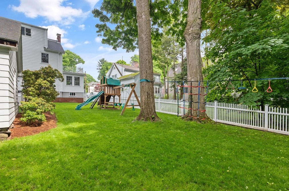 20 Bertwell Rd, Lexington MA 02420-3302 exterior