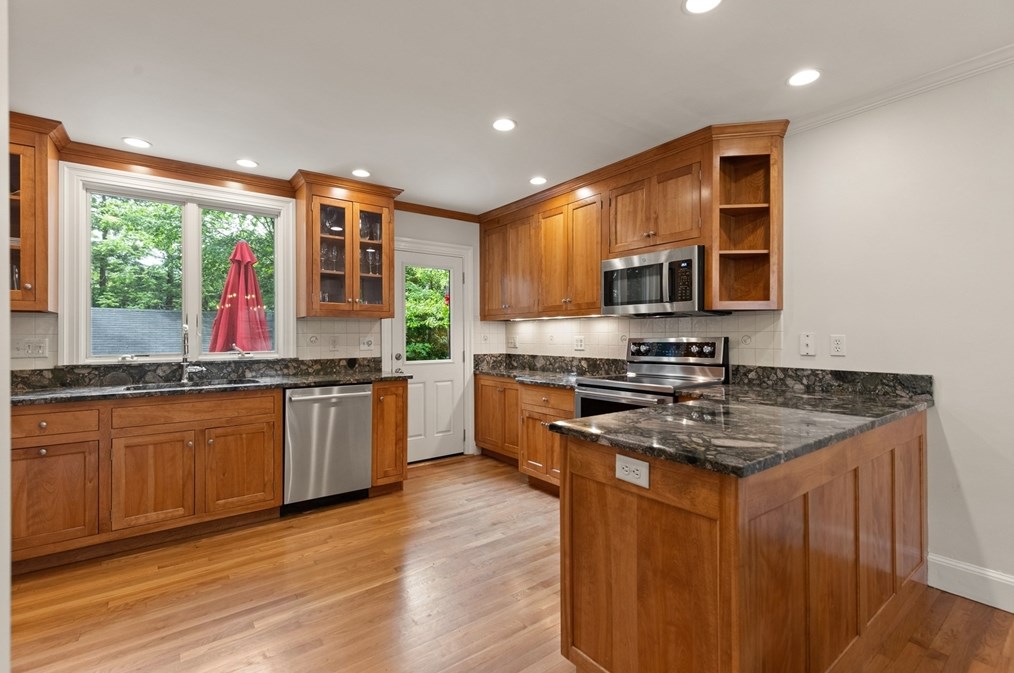 20 Bertwell Rd, Lexington MA 02420-3302 exterior