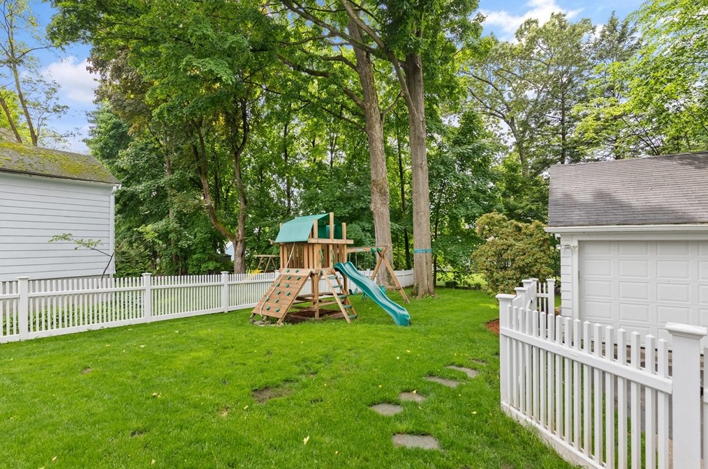 20 Bertwell Rd, Lexington MA 02420-3302 exterior