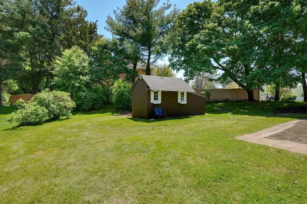 11 Adams Rd, Northborough, MA 01532 exterior