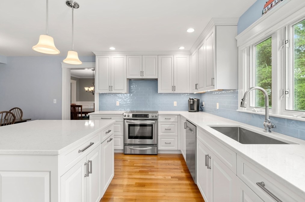 39 Prince St, Needham MA  02492-3718 exterior