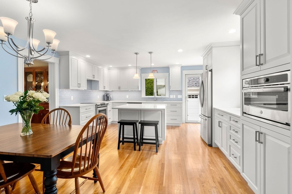 39 Prince St, Needham MA  02492-3718 exterior