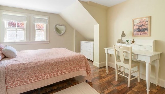 35 Chapel St, Duxbury MA 02332-3822 exterior