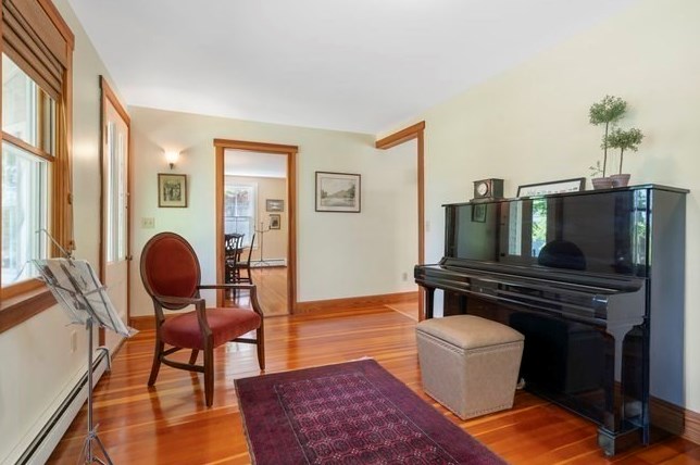 35 Chapel St, Duxbury MA 02332-3822 exterior