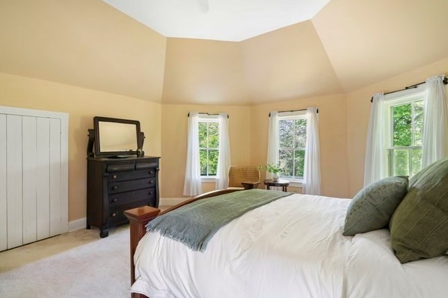 35 Chapel St, Duxbury MA 02332-3822 exterior