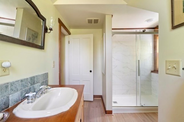 35 Chapel St, Duxbury MA 02332-3822 exterior