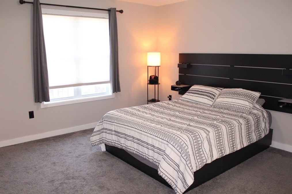 443 Cambridge St, Worcester MA 01603-2325 exterior