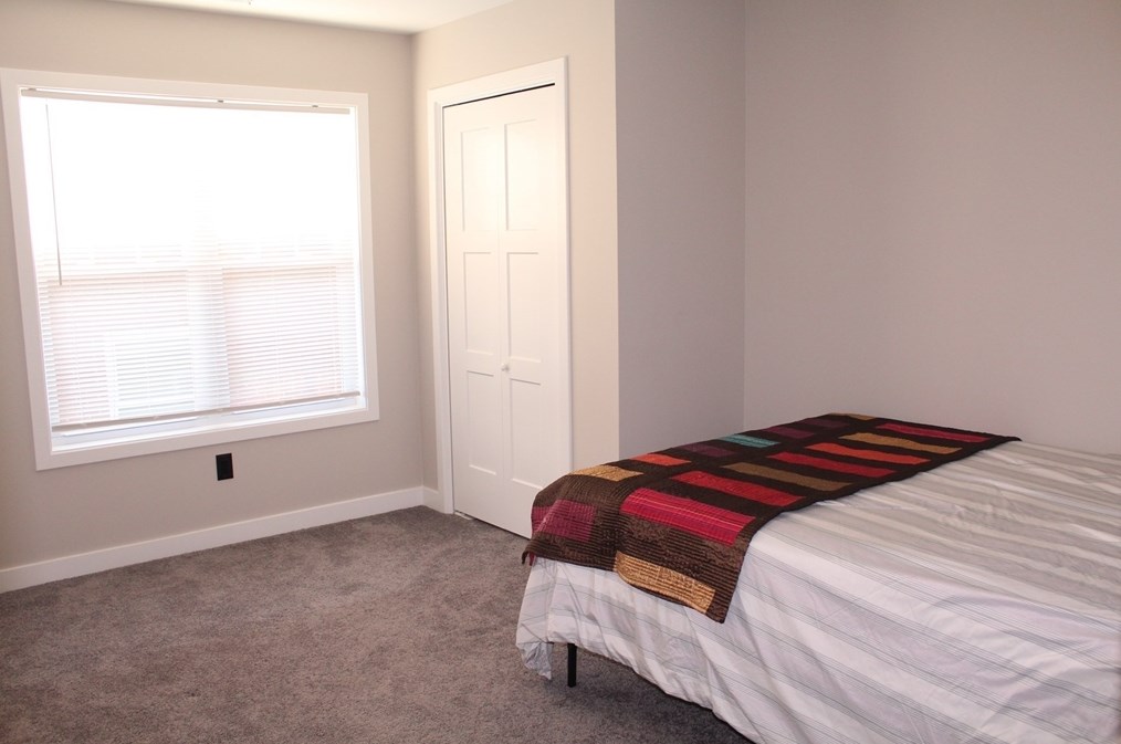 443 Cambridge St, Worcester MA 01603-2325 exterior