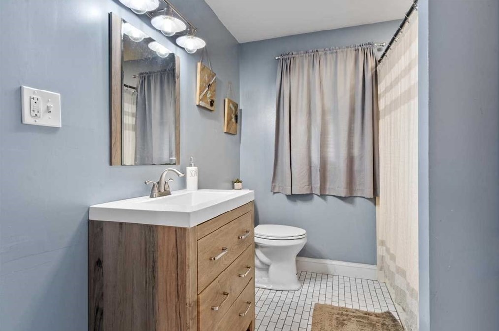 484 Brown St, Winchendon MA 01475-1024 exterior