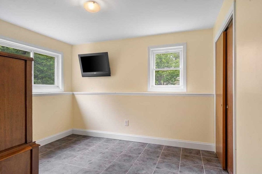 484 Brown St, Winchendon MA 01475-1024 exterior