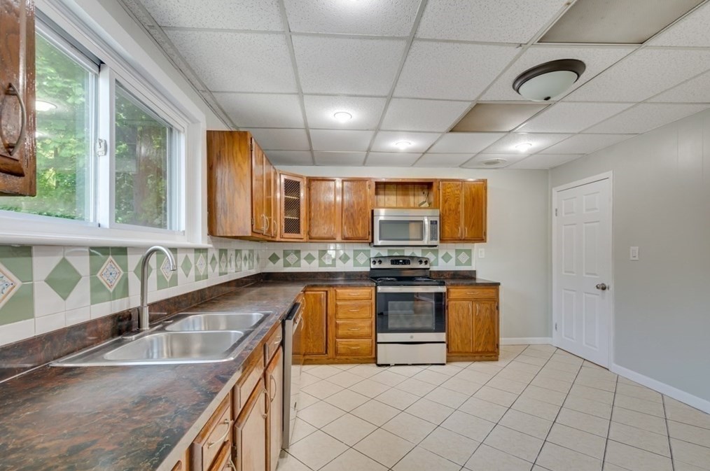 60 Pine St, Malden MA 02148-2340 exterior