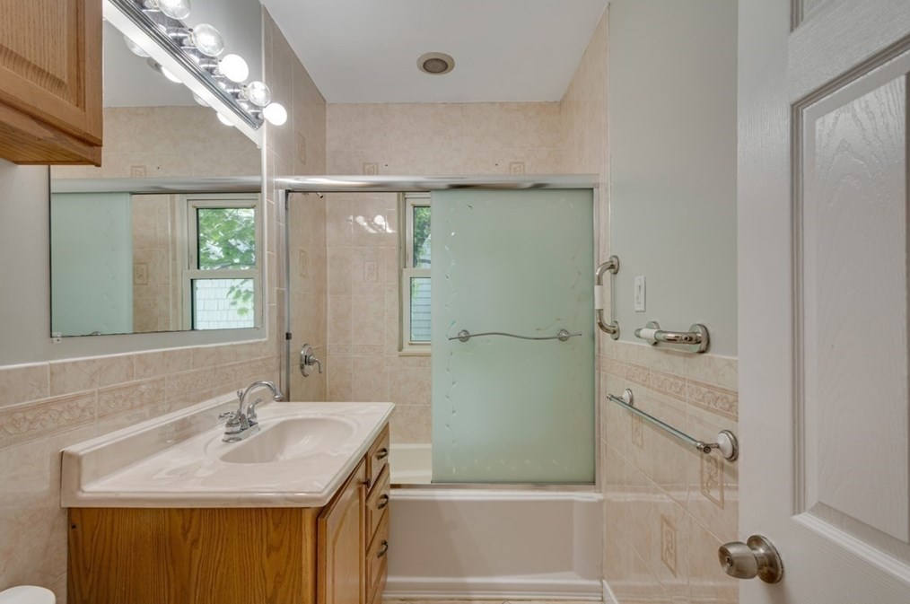 60 Pine St, Malden MA 02148-2340 exterior