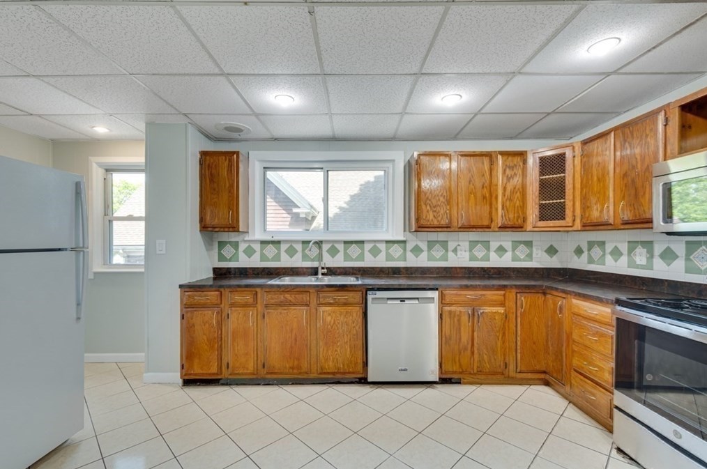 60 Pine St, Malden MA 02148-2340 exterior