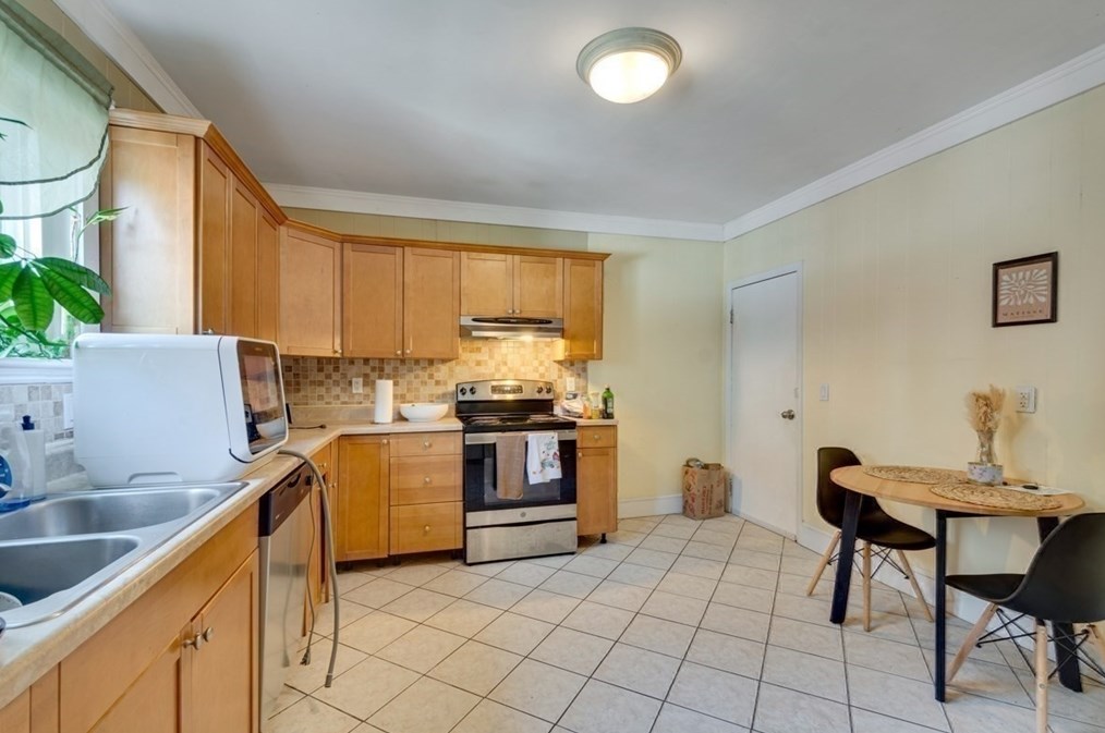 60 Pine St, Malden MA 02148-2340 exterior