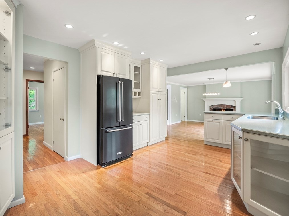 5 Northgate Rd, Chelmsford, MA 01824 exterior