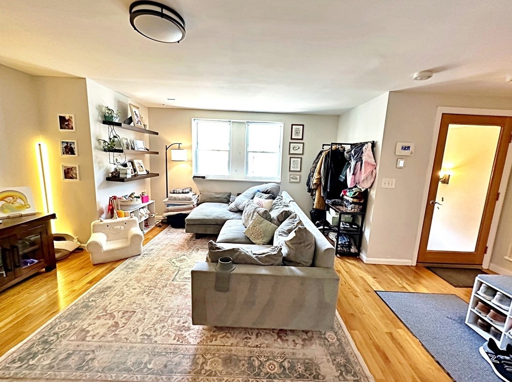 72 Cottage St #n/a, Boston, MA 02128