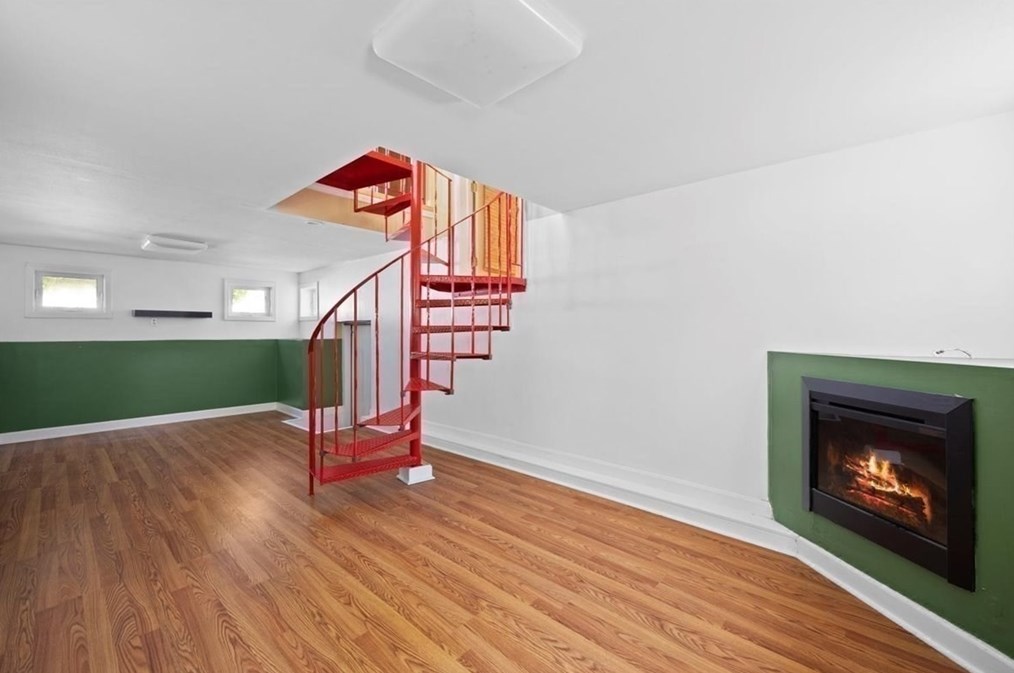 457 St, West Bridgewater MA 02379-1809 exterior